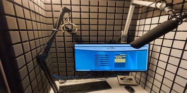 British voiceover artist Ben Wake is wowed by his Studiobricks VO booth!