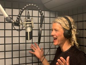 UK Voiceover Artist Verity Panter gives her Studiobricks VO booth 5 Stars!